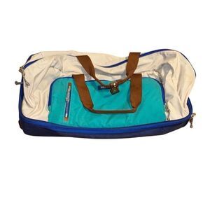 Vera Bradley Women's Lighten Up Wheeled Duffle Carry-on Luggage, birds Neutral,